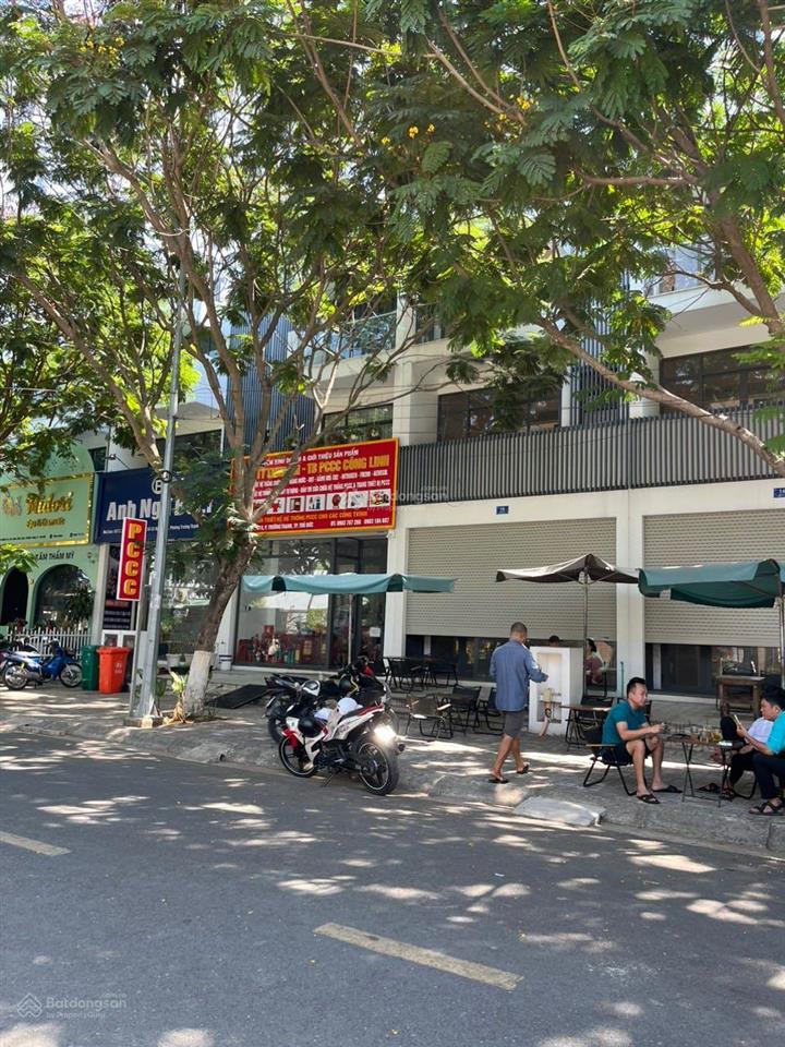 Giảm sốc từ 10,8 tỷ còn 10,5 tỷ căn shophouse 125m xây dựng 3 tầng đối diện trung tâm thương mại