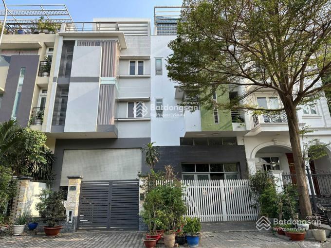 Chính chủ cần bán nhà phố phú mỹ vạn phát hưng giá 18,5 tỷ diện tích 6x21m, 0906 615 ***