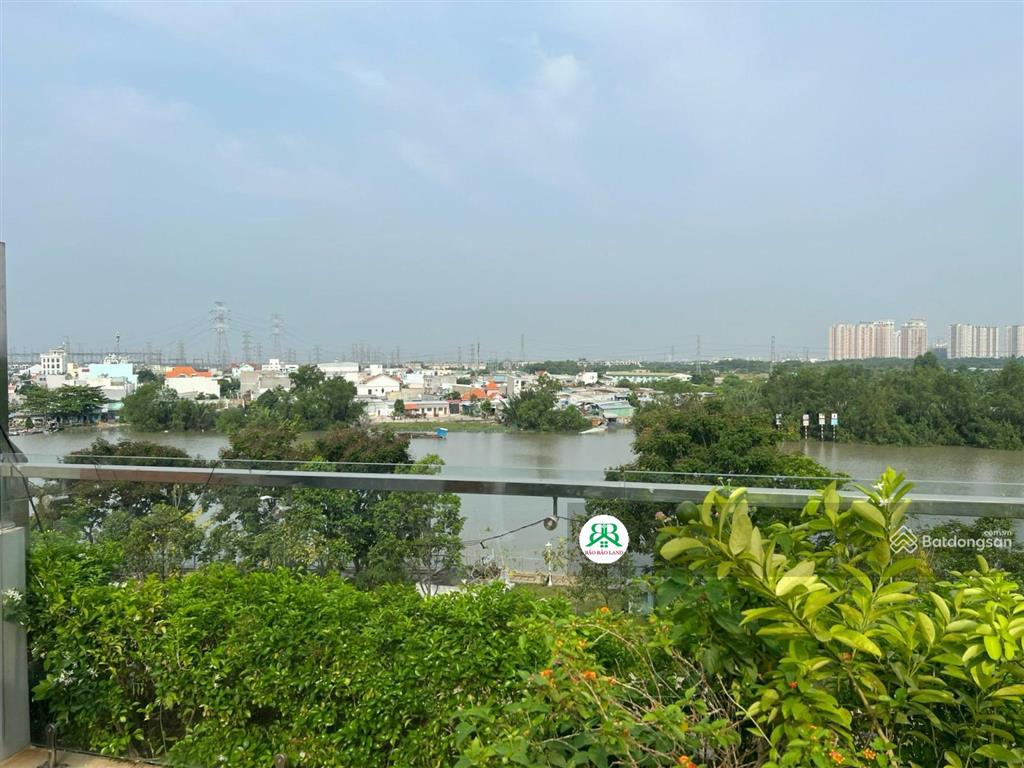 Giảm 10 tỷ, cần bán gấp. giá mới chỉ 35 tỷ, biệt thự sân vườn + hồ bơi view sông q7