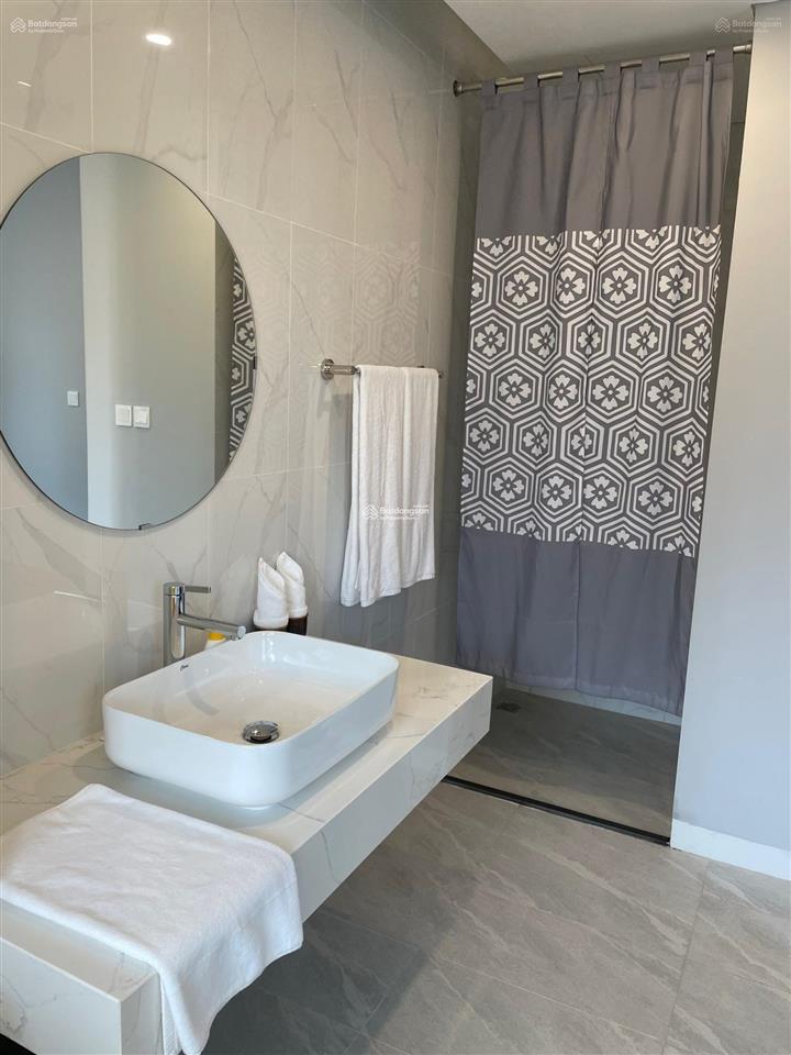 Liền kề 3 tầng đang cho thuê, nội thất cao cấp, vị trí phố đi bộ suối khoáng nóng thanh thủy