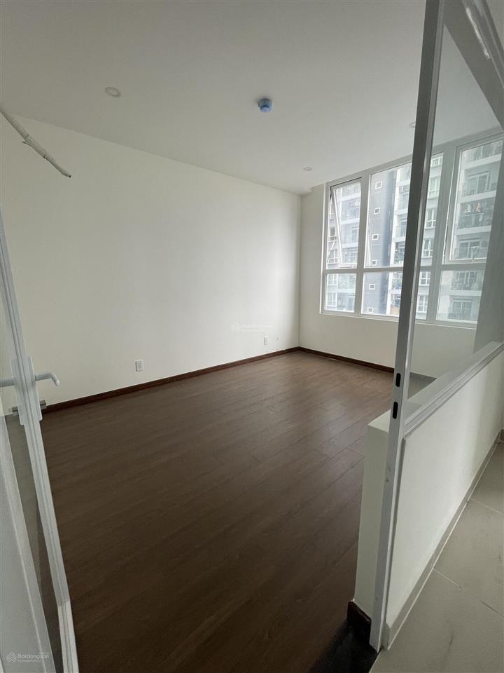 Bán căn hộ 2pn 1wc 51m2, giá 2,490 tỷ có nội thất tầng đẹp view thoáng. 0907 174 *** để xem nhà