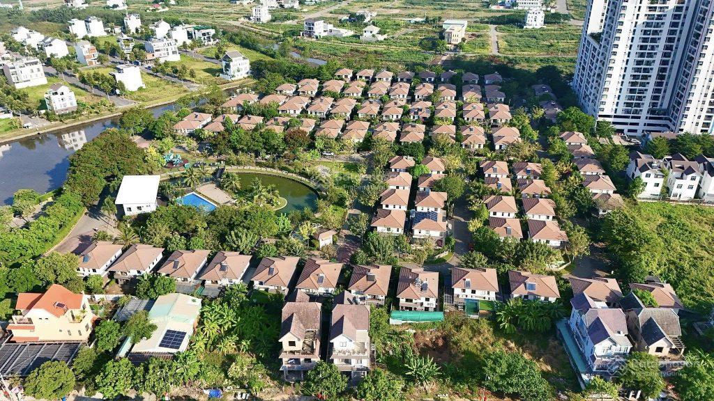 Bán gấp hiếm có căn view hồ giá 25ty giảm còn 22,5ty 0908 720 ***