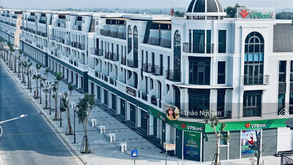 Chính chủ cắt lỗ 2,8 tỷ nhà phố thương mại 110m², thương lượng thiện chí, 0979 940 *** thảo nguyên