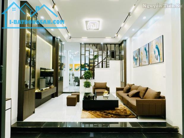 Nhà La Phù 45M 4 Tầng, 5 phòng, nội thất đẹp, ô tô đỗ gần giá nhỉnh 5 tỷ