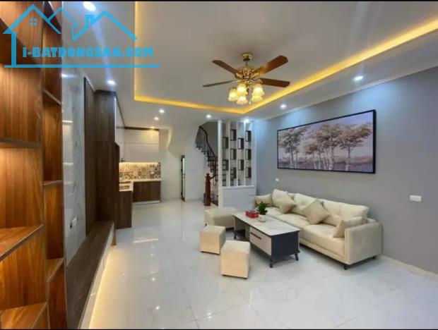 Bán nhà Kim Chung, phố Nhổn 35M 5 Tầng, 3P Ngủ rộng, gần đường giá 4.6 tỷ