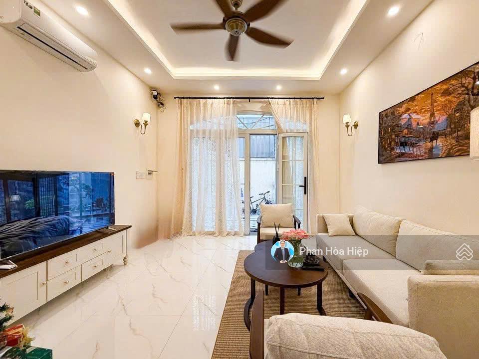 Bán gấp nhà hxh tân hóa 48m2, 3 tầng btct, 3pn 3 wc, gần chợ phú lâm giáp ngay quận 11