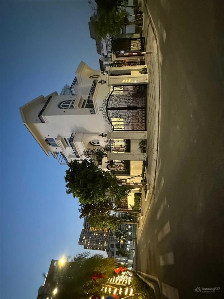 Bán gấp căn nhà biệt thự 448m² view sông khu compound saigon mystery villas đảo kim cương