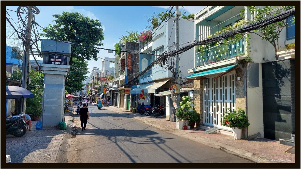 Top nhà cho thuê vị trí đẹp 4.2 x 17m Phong Phú Q8 TP.HCM