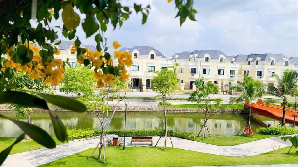 Biệt thự song lập có hầm view công viên, vị trí trung tâm giá đầu tư, đón sóng đường 3.5
