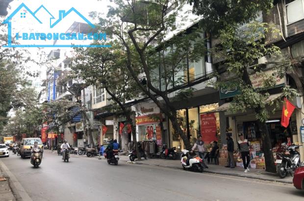 Bán nhà đất mặt phố Hàng Gà, Hoàn Kiếm, 110m2, Mặt tiền 6m, gần ngã tư Hàng Mã, Giá 58 tỷ