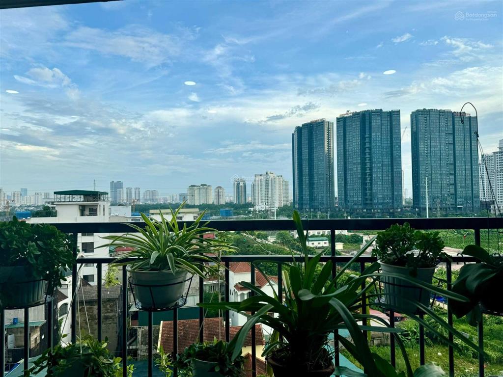 (gấp) chủ nhà cần chuyển sang căn 3 pngủ nên bán gấp căn 2 p ngủ 72m2, view sông, sổ đỏ, tầng cao