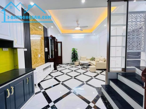Nhà đẹp Phương Canh, phố Trịnh Văn Bô xây 5 Tầng, gần ô tô đỗ sát, giá 5.3 tỷ