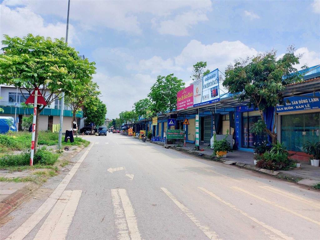 Chính chủ gửi bán cắt lỗ! mặt kinh doanh tại phố chợ lương sơn! giá rẻ! 0988 112 ***