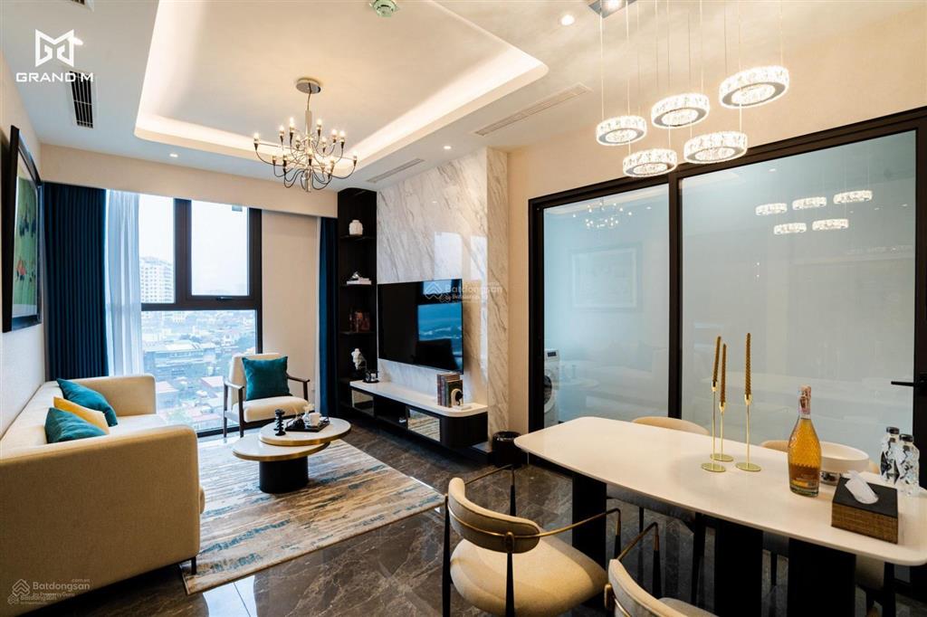 Bán gấp căn 2pn, 57m2 tại gloria số 8 nguyên hồng, đã có sổ, nt full mới tinh. giá 8, x tỷ