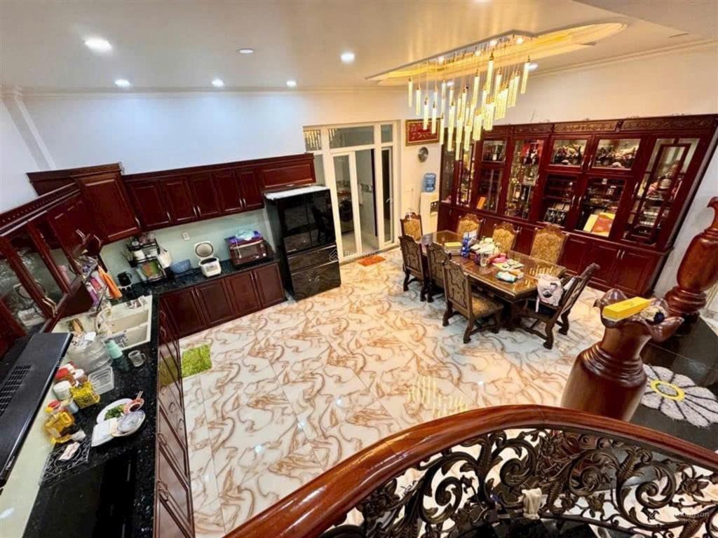 Cần bán nhà kdc 6b intresco, sổ hồng nhà đẹp, vị trí thoáng mát, giá 32 tỷ (tl) e dung 0931 017 ***