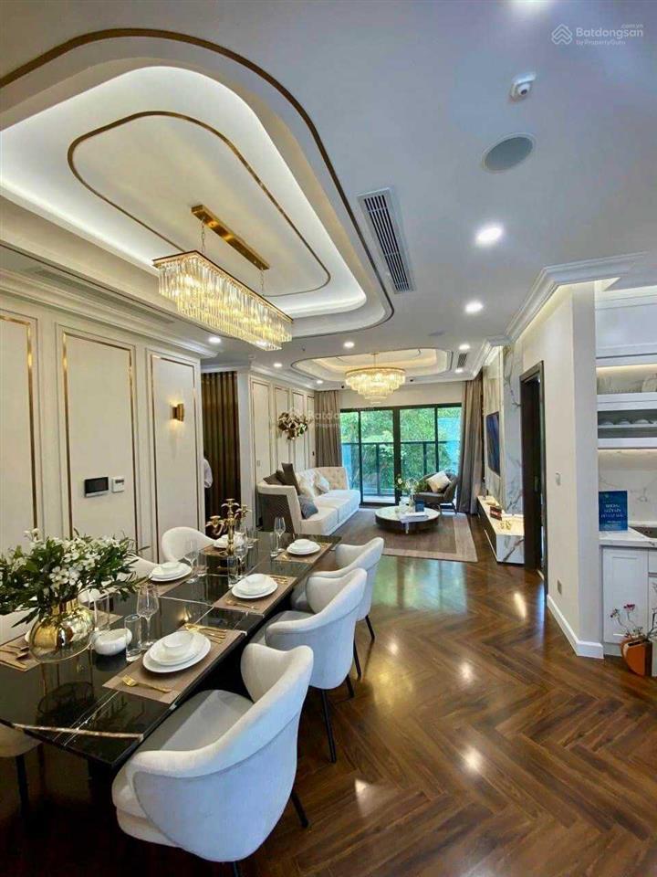 Bán gấp căn góc 3pn 105m2 tầng trung giá 6,3 tỷ bao phí 0978 802 ***
