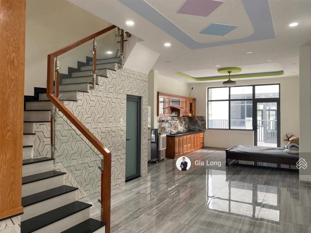 Chính chủ bán căn góc 3 lầu kdc khang an, phú hữu, quận 9, sổ cá nhân, 130m2 giá 15,5 tỷ