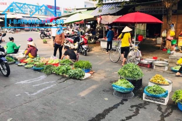 BÁN DÃY NHÀ TRỌ 16 PHÒNG+2KIOT DT:300M2 VÀ LÔ ĐẤT 200M2 SHR GẦN CHỢ,ĐÔNG DÂN,...