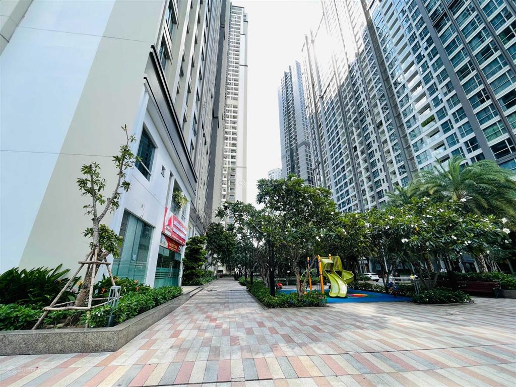 Bán shophouse vinhomes central park đầu tư tốt, có sẵn hđt giá cao. 0904 320 *** mr. nguyên