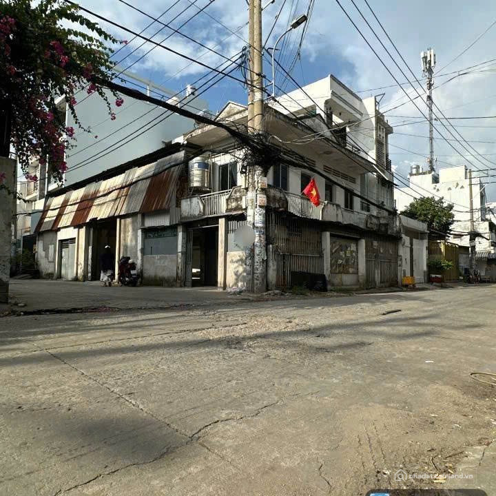 BÁN NHÀ CẤP 4,LÔ GÓC,ĐƯỜNG MÃ LÒ,BÌNH TÂN (180m2 - 9,6m x 20m) 10,3 TỶ