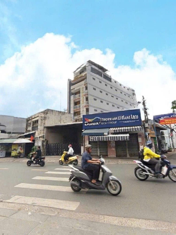 Siêu Phẩm Tòa Nhà CHDV 8 Tầng, 93 Phòng, MT Thoại Ngọc Hầu, Dòng Tiền 550 tr/th