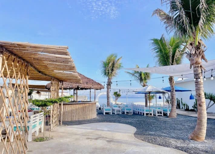 Resort Sandy Phú Quý ngay bãi biển full thổ cư sổ sẵn công chứng ngay 100 tỷ