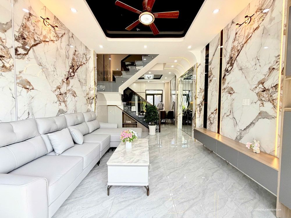 Bán nhà HXH Hà Huy Giáp, 4x25m, 3 tầng full nội thất, sân đậu ô tô, MT sông cực mát