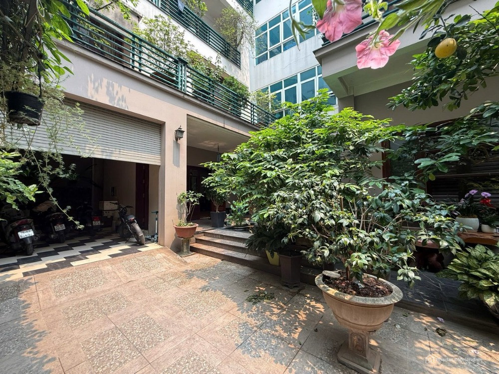 Bán Biệt Thự Trích Sài, Tây Hồ. 279m2*4 tầng, mt 15m, giá trị truyền đời 59 tỷ.