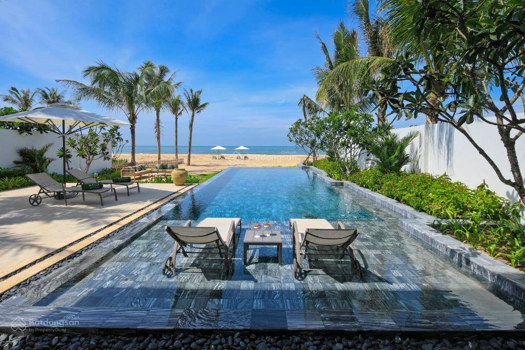 Bán biệt thự biển Melia Hồ Tràm, mặt tiền biển trực diện giá hấp dẫn.