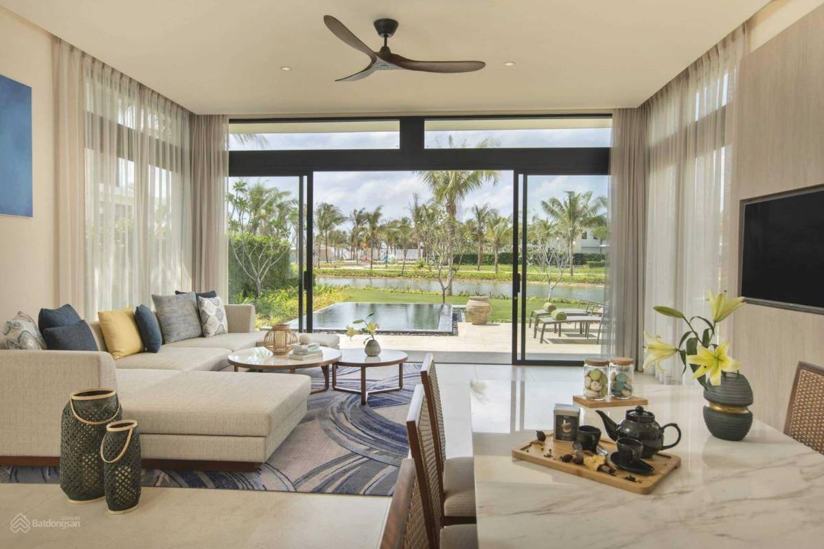 Cần bán gấp giảm 5 tỷ căn góc villa view hồ 2PN hơn 550m2 Melia Hamptons Hồ Tràm full nội thất