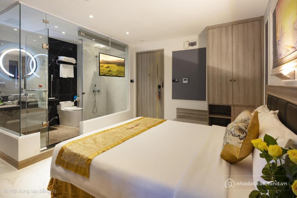 Bán nhà hàng - Khách sạn: Bán khách sạn mặt tiền Trần Phú Nha Trang view trực di
