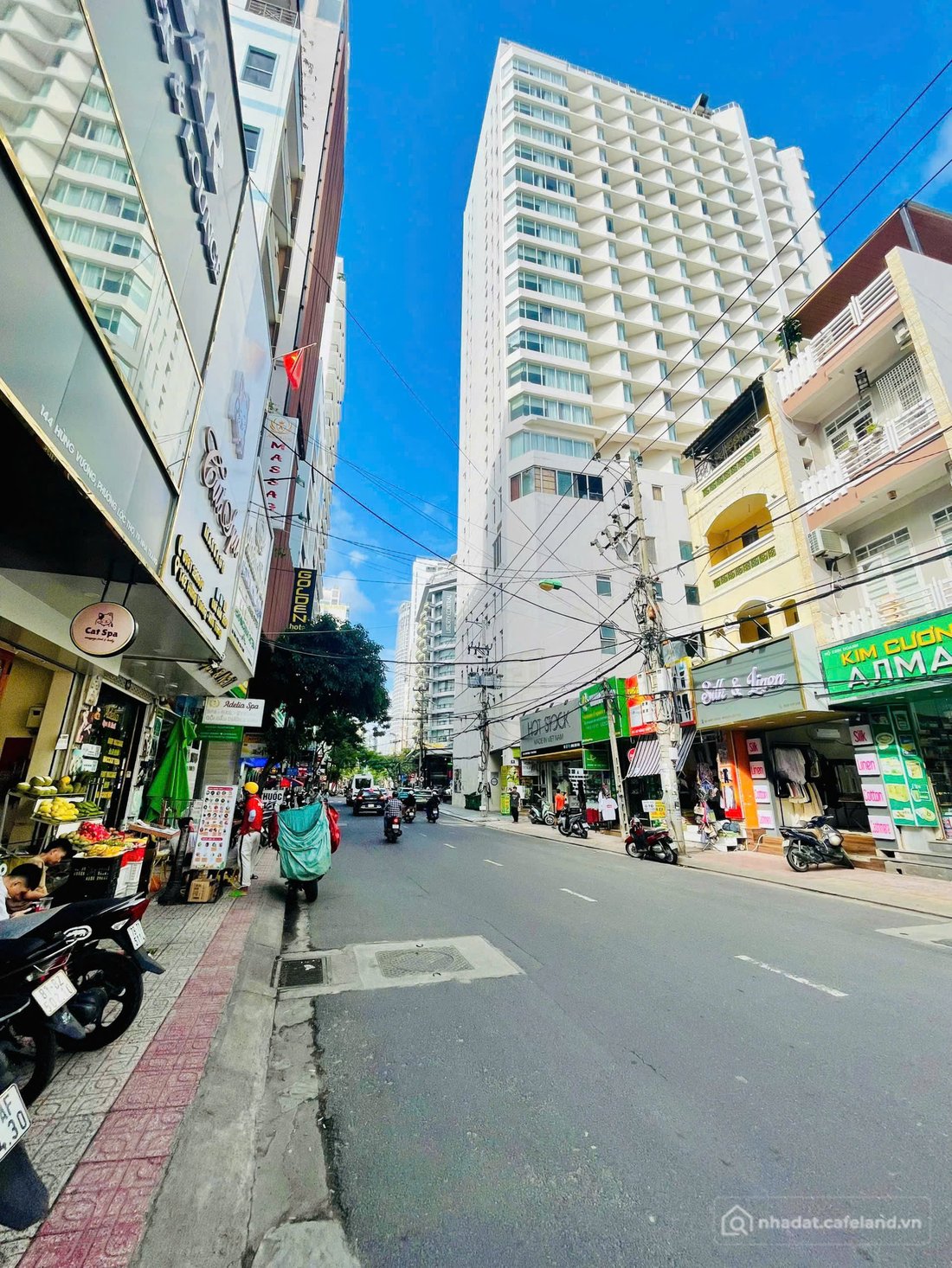 Bán nhà hàng - Khách sạn: Bán khách sạn 5 sao mặt tiền đường Hùng Vương Nha Tran