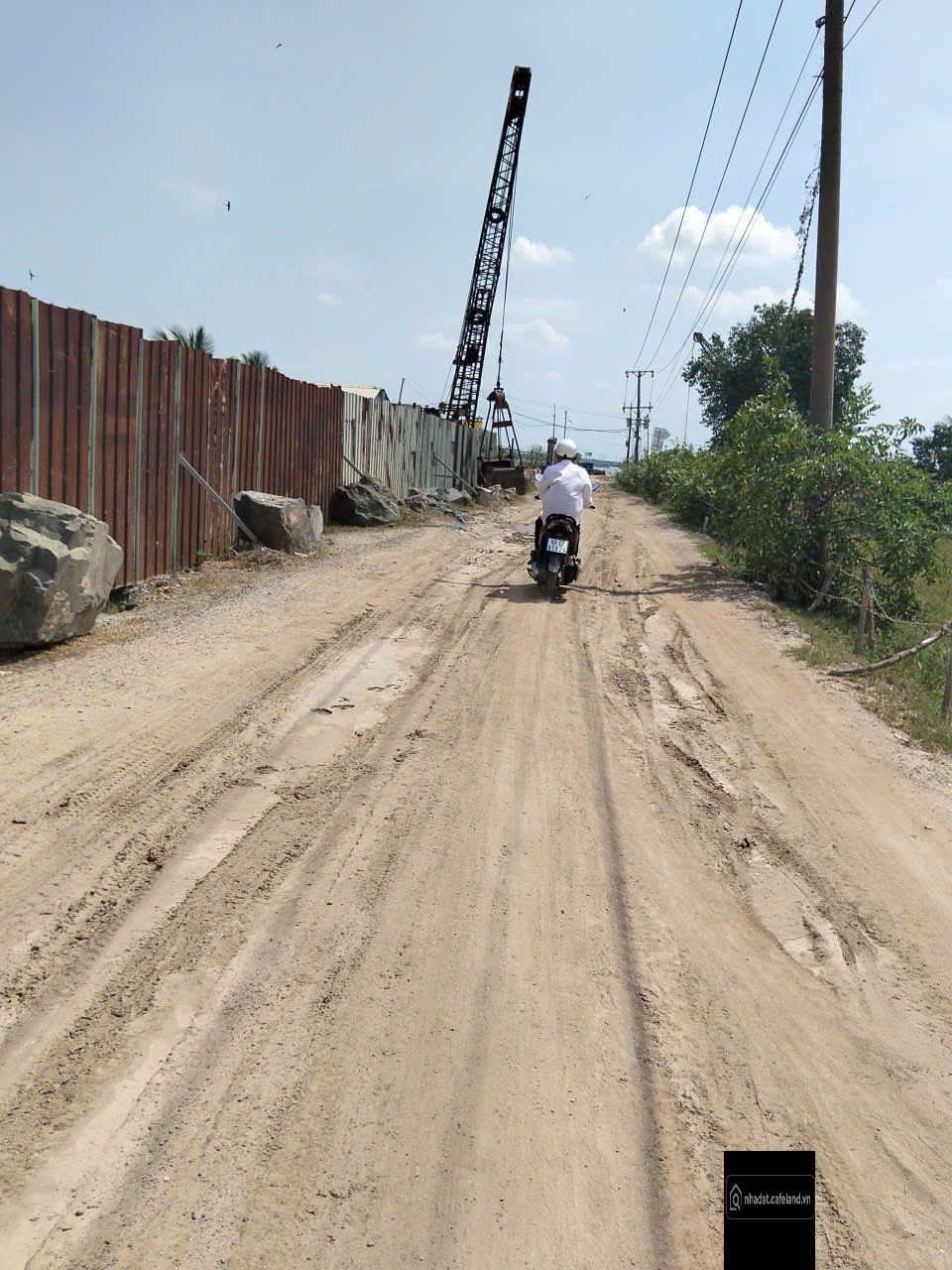 7.2 ha bến Thuỷ nội địa , mặt tiền sông lớn mgang hơn 300m, hiện đang hoạt động