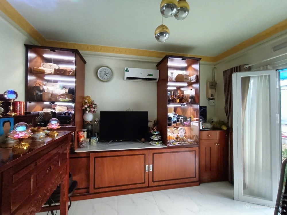 Cho thuê căn hộ lầu 1 chung cư số 46/28 đường Nguyễn Cửu Vân,