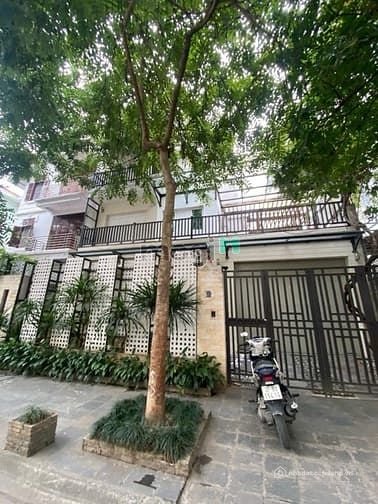 Biệt thự: Cho thuê biệt thự KĐT mễ Trì Hạ 220m2, 4 tầng, MT 10m, đh, nl đầy đủ