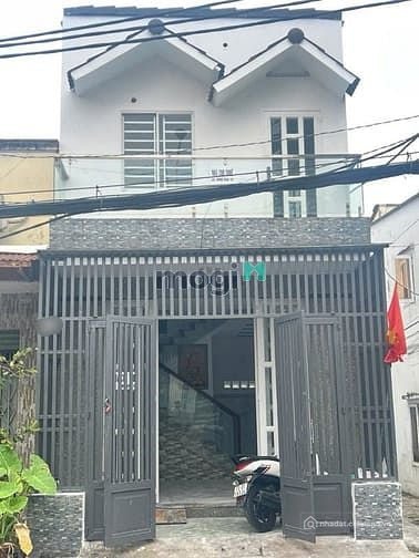 Biệt thự: cho thuê Nhà mặt tiền đường Hoàng Ngân rộng 20met giá 13tr
