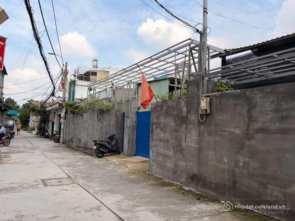 Bán kho, nhà xưởng: Cần tiền bán gấp xưởng. cơ hội cho nhà đầu tư