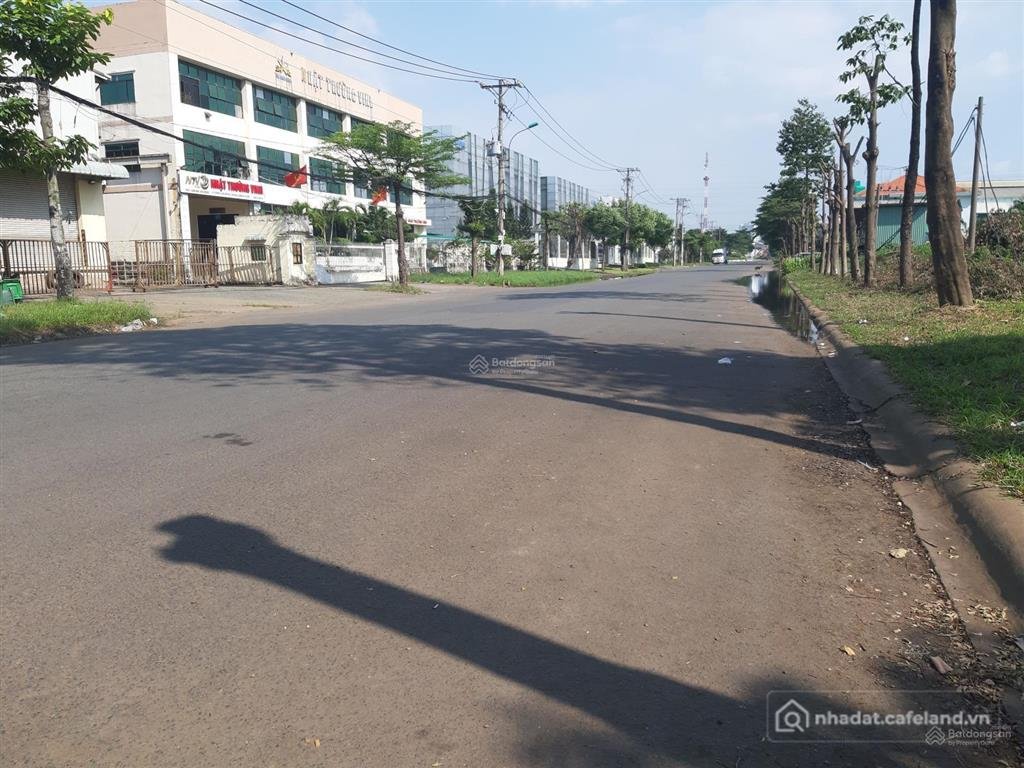Bán kho, nhà xưởng: Xưởng kcn tân tạo, xưởng 1, tổng diện tích 4100m2 xưởng 1700
