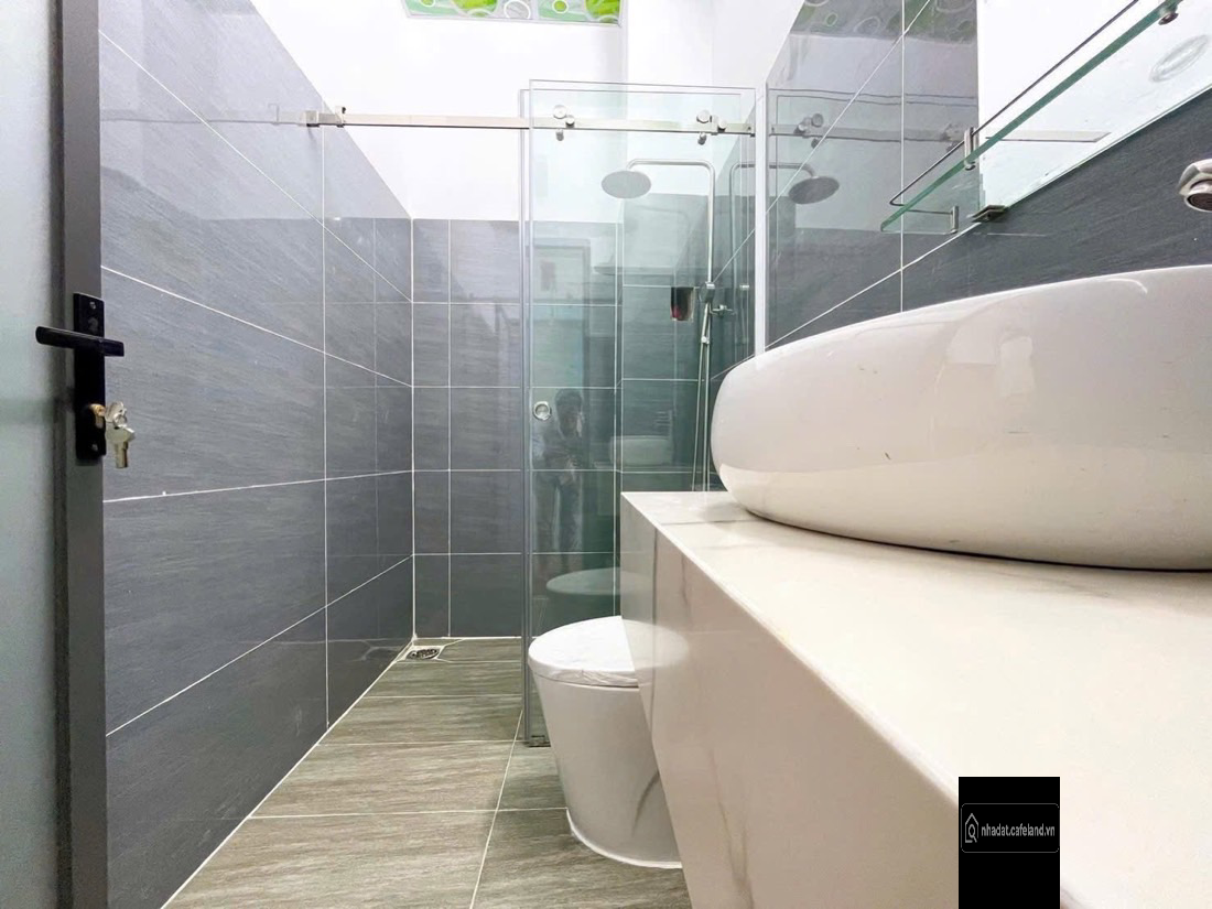 bán nhà mặt tiền nhựa vị trí kinh doanh, nhà 2 lầu full nội thất