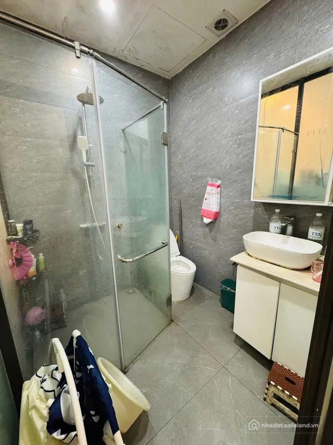 Bán căn hộ Mini, Dịch vụ: Hiếm nhà 3 tầng mặt phố Tô Hiệu, 60m2, mặt tiền rộng 3