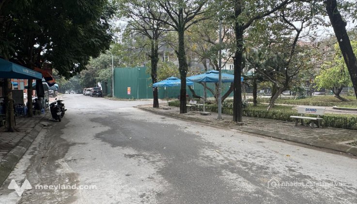 Cho thuê văn phòng: Cho thuê VP đối diện công viên cho Doanh nghiệp vừa và nhỏ