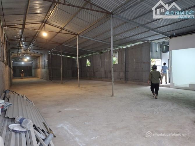 Cho thuê văn phòng: Cho thuê Diện tích 600m2 gồm 400m2 kho,150m2 sân bê tông và