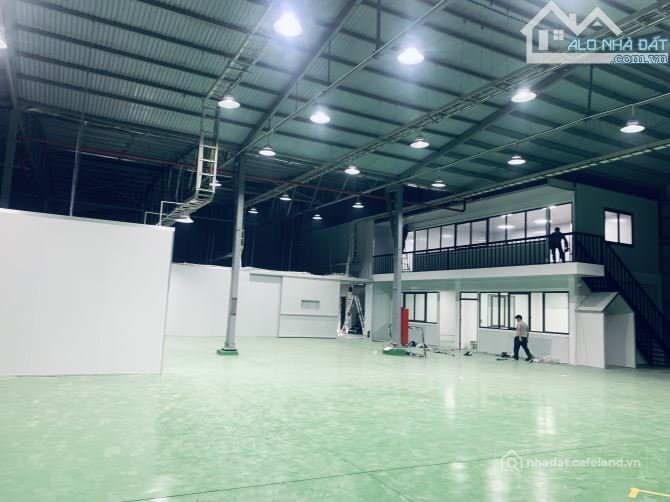 Cho thuê đất: Cho thuê 1500m2 kho đẹp nền epoxy cụm cn tiên phương