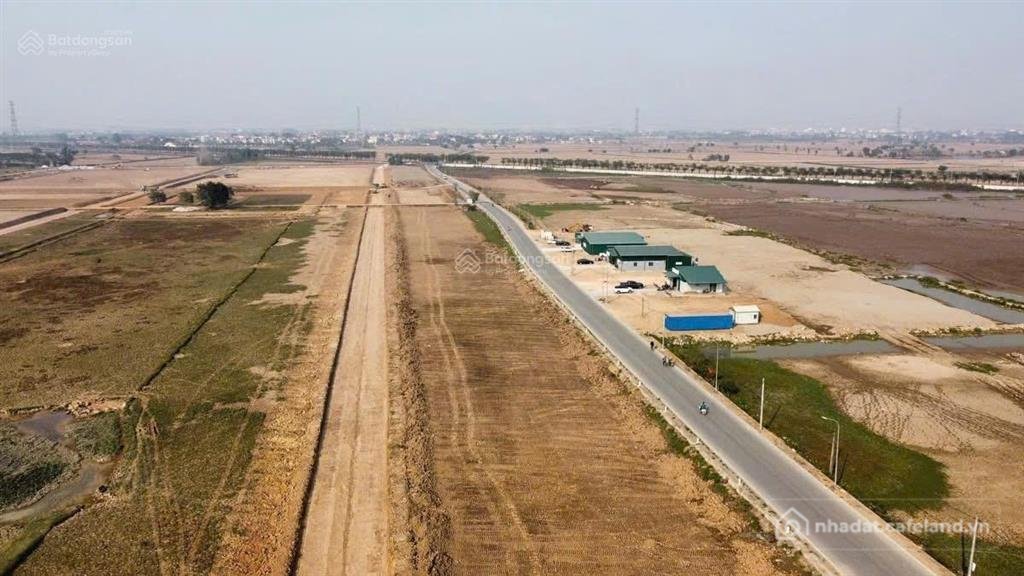 Bán kho, nhà xưởng: Bán kho, nhà xưởng kcn tân ước xuất ngoại giao giá 8,9 triệu