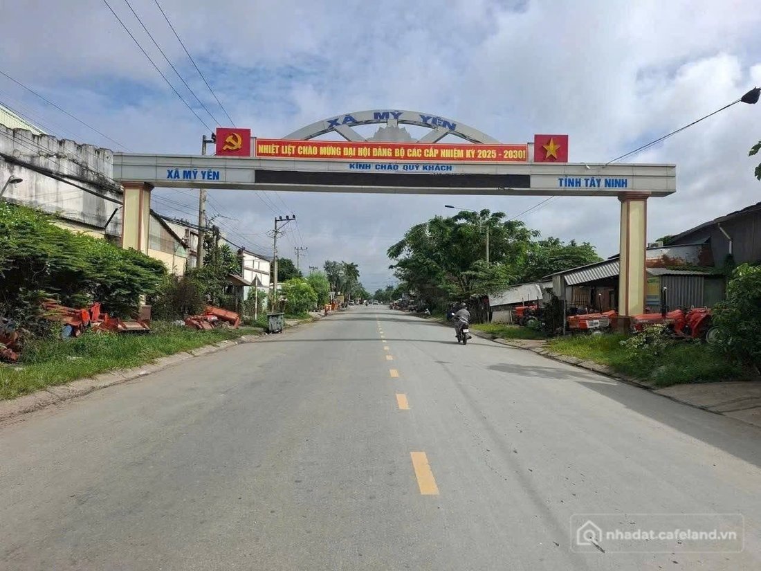 Bán kho, nhà xưởng: Xưởng 1250m2 có 1000m2 thổ cư, ngang 20m, MT Tân Bửu - Mỹ Yê