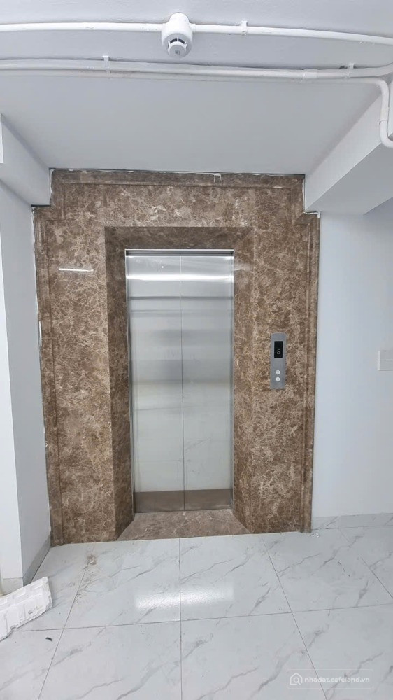Cần cho thuê sàn vp 100m mặt phố Trung Phụng, sàn vuông vắn, giá hợp lý, sẵn bàn