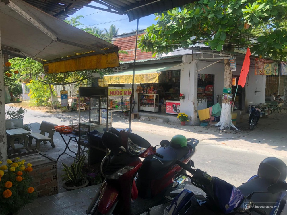Cần bán nhà mặt tiền 7m, 150m2 đã thổ cư toàn sổ ,đường rộng ở và kinh doanh.