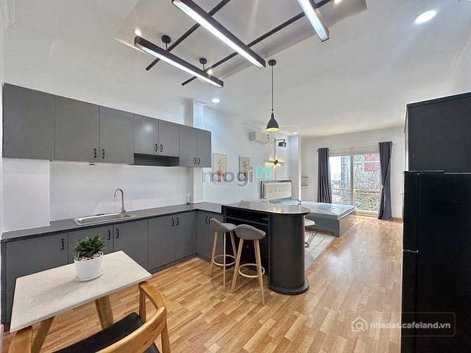 Nhà hàng - Khách sạn: Studio Balcony Full Nội Thất Ngay Nguyễn Thị Minh Khai