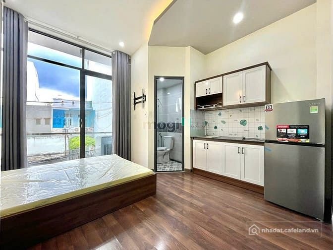 Nhà hàng - Khách sạn: Cho Thuê Gấp Căn Hộ Studio Ban Công 30m2 Gần Vòng Xoay Hàn