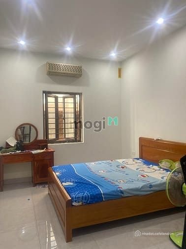 Nhà phố: Cho thuê căn hộ tt 65m² lô góc thoáng mát, phố Tông Đản, Hoàn Kiếm
